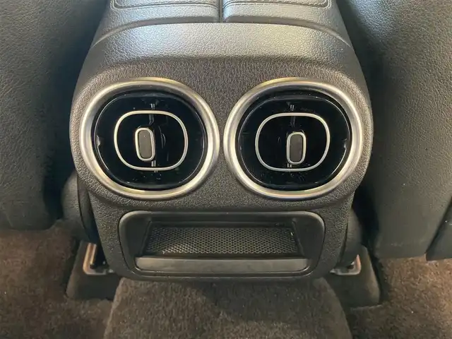 メルセデス・ベンツ Ｍ・ベンツ ＧＬＣ２２０ d 4マチック ドライバーズPKG 熊本県 2023(令5)年 2.9万km オブシディアンブラック ・スマートキー/・プッシュスタート/・パノラマサンルーフ /・アクティブステアリングアシスト/・DSR/・アクティブレーンアシスト/・アクティブディスタントアシスト/・アクティブレーンチェンジアシスト/・アクティブブレーキアシスト/・ブラインドスポットモニター/・トラフィックサインアシスト/・アテンションアシスト/・パーキングアシスト/・クルーズコントロール(追従式)/・オートハイビーム/・黒革シート/・前席パワーシート/・全席シートヒーター /・純正HDDナビ/　【Bluetooth・USB・AppleCarPlay・AndroidAuto】/・フルセグTV/・全方位カメラ/・ETC2.0/・パワーバックドア/・LEDヘッドランプ/・純正マット/・保証書/取説