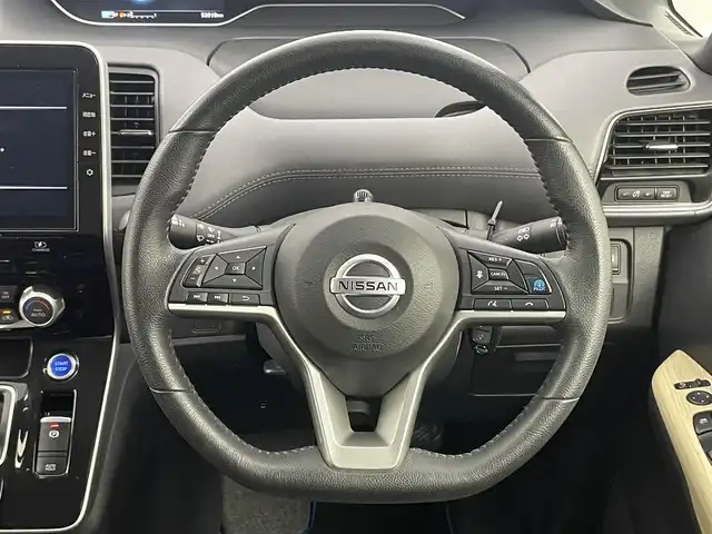 日産 セレナ e－パワー ハイウェイスター V 埼玉県 2020(令2)年 5.4万km マルーンレッド 2トーン プロパイロット　純正１０インチナビ　アラウンドビューモニター　両側パワースライドドア　パーキングアシスト　ドライブレコーダー　ＢＳＩ　ＬＥＤライト　ビルトインＥＴＣ　地デジフルセグ　コーナーセンサー