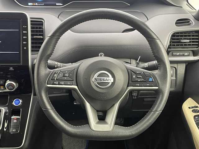 日産 セレナ e－パワー ハイウェイスター V 埼玉県 2020(令2)年 5.4万km マルーンレッド 2トーン プロパイロット　純正１０インチナビ　アラウンドビューモニター　両側パワースライドドア　パーキングアシスト　ドライブレコーダー　ＢＳＩ　ＬＥＤライト　ビルトインＥＴＣ　地デジフルセグ　コーナーセンサー