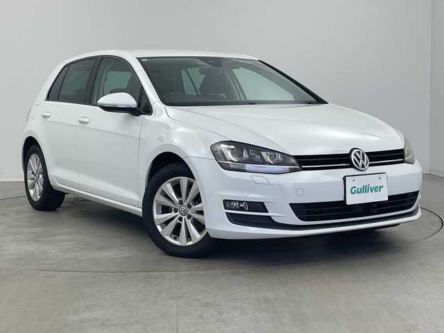 フォルクスワーゲン ゴルフ TSIコンフォートライン 新潟県 2017(平29)年 7.3万km 白 純正メモリナビ/　Bluetooth/CD/DVD/USB/レーダークルーズコントロール/衝突被害軽減ブレーキ/前後ドライブレコーダー/バックモニター/ビルトインETC/アイドリングストップ/横滑り防止装置/オートライト/レザーステアリング