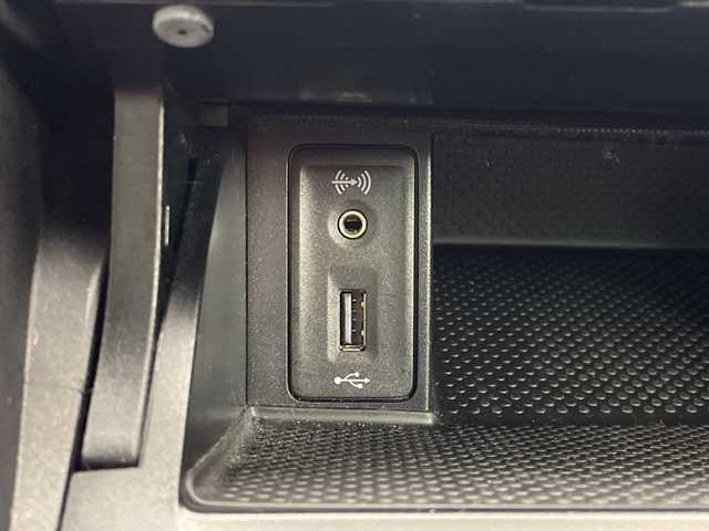 フォルクスワーゲン ゴルフ TSIコンフォートライン 新潟県 2017(平29)年 7.3万km 白 純正メモリナビ/　Bluetooth/CD/DVD/USB/レーダークルーズコントロール/衝突被害軽減ブレーキ/前後ドライブレコーダー/バックモニター/ビルトインETC/アイドリングストップ/横滑り防止装置/オートライト/レザーステアリング