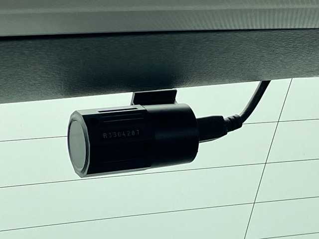 フォルクスワーゲン ゴルフ TSIコンフォートライン 新潟県 2017(平29)年 7.3万km 白 純正メモリナビ/　Bluetooth/CD/DVD/USB/レーダークルーズコントロール/衝突被害軽減ブレーキ/前後ドライブレコーダー/バックモニター/ビルトインETC/アイドリングストップ/横滑り防止装置/オートライト/レザーステアリング