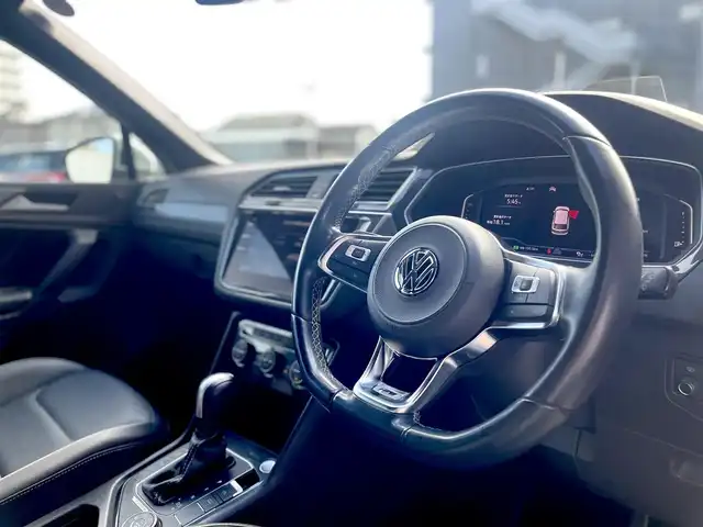 フォルクスワーゲン ティグアン TDI 4モーション Rライン 栃木県 2020(令2)年 6.1万km パール 純正ナビ（BT/AppleCarPlay/AndroidAuto/TV)/全方位カメラ/全席シートヒーター/電動リアゲート/追従機能付きクルーズコントロール/パーキングアシスト/ヘッドアップディスプレイ/社外ドライブレコーダー（前後）/アンビエントライト/オートマチックハイビーム/レーンキープアシスト/ビルトインETC/プッシュスタート/スマートキー