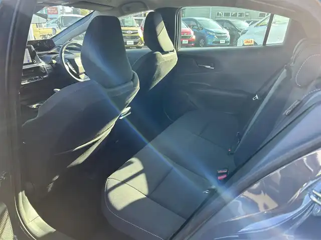 トヨタ プリウス U 愛媛県 2023(令5)年 2.1万km グレー 4WD/寒冷地仕様/純正8型ナビ/フルセグTV/パノラミックビューモニター/ビルトインETC2.0/純正ドライブレコーダー/レーダークルーズコントロール/クリアランスソナー/セーフティセンス/・衝突被害軽減ブレーキ/・車線逸脱防止支援システム/・ドライバー異常時対応システム/・オートマチックハイビーム/緊急時操舵支援/ブラインドスポットモニター/レーンチェンジアシスト/パーキングサポートブレーキ/LEDヘッドランプ/合皮巻きステアリング/ステアリングヒーター/上級ファブリックスポーティシート/前席シートヒーター/スマートキー/プッシュエンジンスタート/禁煙車