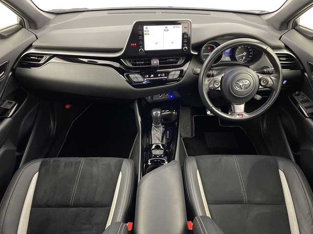 トヨタ Ｃ－ＨＲ S GRスポーツ 鹿児島県 2019(令1)年 8.9万km ブラック/ホワイトパールクリスタルシャイン 2トーン ワンオーナー/純正ディスプレイオーディオ（ナビキット付）/（Bluetooth/USB/Miracast/フルセグ）/パノラミックビューモニター/レーダークルーズコントロール/プリクラッシュセーフティー/レーンキープアシスト/オートライト/オートハイビーム/ステアリングリモコン/電動パーキングブレーキ/オートホールド/前後ドライブレコーダー/ETC/ブラインドスポットモニター/LEDヘッドライト