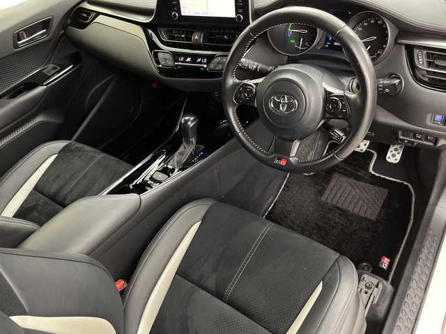 トヨタ Ｃ－ＨＲ S GRスポーツ 鹿児島県 2019(令1)年 8.9万km ブラック/ホワイトパールクリスタルシャイン 2トーン ワンオーナー/純正ディスプレイオーディオ（ナビキット付）/（Bluetooth/USB/Miracast/フルセグ）/パノラミックビューモニター/レーダークルーズコントロール/プリクラッシュセーフティー/レーンキープアシスト/オートライト/オートハイビーム/ステアリングリモコン/電動パーキングブレーキ/オートホールド/前後ドライブレコーダー/ETC/ブラインドスポットモニター/LEDヘッドライト
