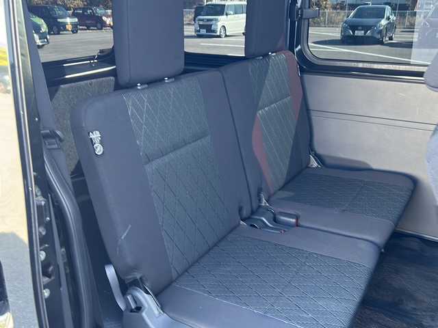 ダイハツ アトレー バン X 愛媛県 2022(令4)年 3.7万km ブラックマイカメタリック 純正ナビ/Bluetooth/CD/DVD/フルセグ/バックカメラ/ETC/純正フロアマット/両側スライドドア/コーナーセンサー/オートライト/LEDヘッドライト/スマートキー/プッシュスタート/スペアキー/アイドリングストップ/保証書/取扱説明書
