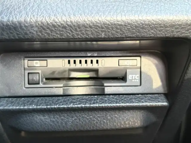 トヨタ ヴォクシー ZS 煌 京都府 2018(平30)年 6.4万km ホワイトパールクリスタルシャイン  セーフティセンスC/ 両側パワースライドドア/ 純正10インチTコネクトSDナビ/・　バックカメラ/・　フルセグTV/CD/DVD/BTオーディオ/ 純正12.1インチフリップダウンモニター/ ビルトインETC/ ステアリモコン/ クルーズコントロール/ LEDヘッドランプ/ フォグライト/ 純正16インチアルミホイール/ 純正フロアマット/ ドアバイザー/ スマートキー/ リヤサイドサンシェード/ 新車時保証書/ 車両取説