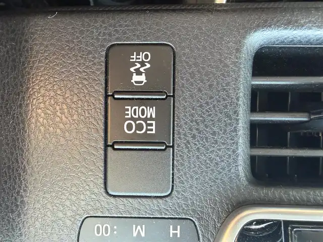 トヨタ ヴォクシー ZS 煌 京都府 2018(平30)年 6.4万km ホワイトパールクリスタルシャイン  セーフティセンスC/ 両側パワースライドドア/ 純正10インチTコネクトSDナビ/・　バックカメラ/・　フルセグTV/CD/DVD/BTオーディオ/ 純正12.1インチフリップダウンモニター/ ビルトインETC/ ステアリモコン/ クルーズコントロール/ LEDヘッドランプ/ フォグライト/ 純正16インチアルミホイール/ 純正フロアマット/ ドアバイザー/ スマートキー/ リヤサイドサンシェード/ 新車時保証書/ 車両取説