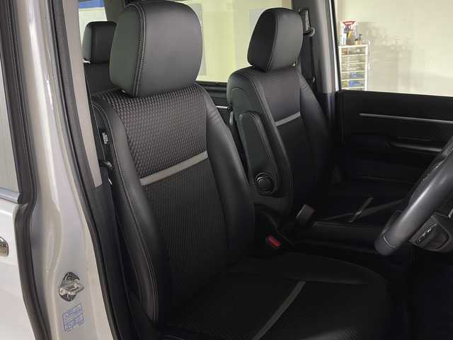 ホンダ ステップワゴン スパーダ クールスピリット 広島県 2016(平28)年 5.1万km ホワイトオーキッドパール 純正ナビ/純正フリップダウンモニター/全周囲カメラ/両側パワースライドドア/シートヒーター/レーダークルコン/衝突軽減ブレーキ/パーキングアシスト/ＬＥＤヘッドランプ/フルセグＴＶ/ＥＴＣ/ＵＳＢ