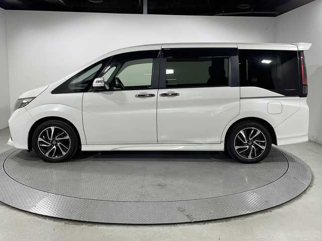 ホンダ ステップワゴン スパーダ クールスピリット 広島県 2016(平28)年 5.1万km ホワイトオーキッドパール 純正ナビ/純正フリップダウンモニター/全周囲カメラ/両側パワースライドドア/シートヒーター/レーダークルコン/衝突軽減ブレーキ/パーキングアシスト/ＬＥＤヘッドランプ/フルセグＴＶ/ＥＴＣ/ＵＳＢ