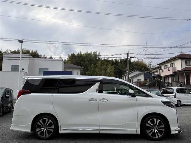 トヨタ アルファード S Cパッケージ 熊本県 2020(令2)年 4.9万km ホワイトパールクリスタルシャイン モデリスタエアロ/サンルーフ/純正ディスプレイオーディオナビ機能付き/【フルセグTV/Bluetooth再生/DVDデッキ】/バックカメラ/純正フリップダウンモニター/レーダークルーズコントロール/プリクラッシュセーフティ/レーントレーシングアシスト/クリアランスソナー/ロードサインアシスト/パーキングサホートブレーキ/純正18インチAW/オートハイビーム/LEDオートライト/フォグライト/ビルトインETC/ドライブレコーダー（F.R）/ビルトインETC/取扱説明書/保証書