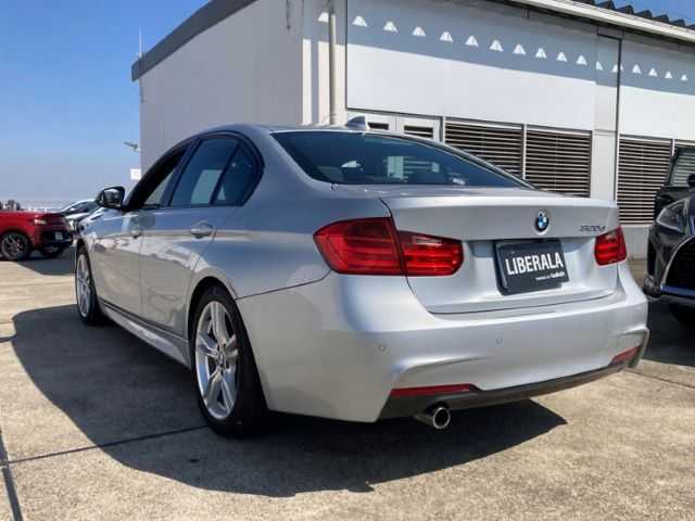 ＢＭＷ ３２０ｄ ブルーパフォーマンス Mスポーツ 東京都 2013(平25)年 7.2万km シルバー 純正ナビ/純正AW/横滑り防止/Aストップ/ETC