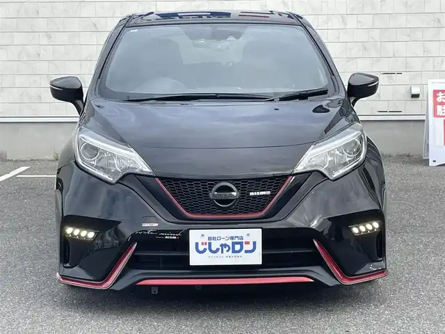 日産 ノート e－パワー ニスモ 佐賀県 2017(平29)年 6.3万km スーパーブラック 株)IDOMが運営する【じしゃロン佐賀店】の自社ローン専用車両になります。/こちらは現金またはオートローンご利用時の価格です。自社ローンご希望の方は別途その旨お申付け下さい/禁煙車/NISMO専用チューニングRECARO製スポーツシート/社外マフラー/純正エアロ/LEDヘッドライト/バックカメラ/Fフォグ/前方ドライブレコーダー/純正7インチSDナビ（CD/DVD/BT/USB/AUX/iPod）/フルセグテレビ/ETC/衝突被害軽減システム/レーンキープアシスト/横滑り防止装置/盗難防止装置/アイドリングストップ/ダブルエアバッグ/純正フロアマット/スマートキー