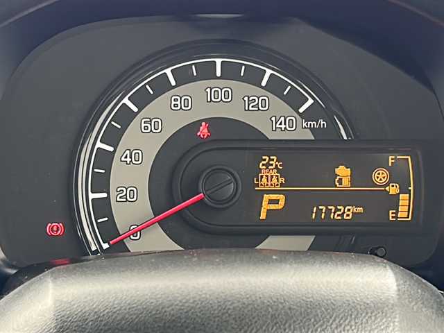 スズキ アルト L 宮城県 2023(令5)年 1.8万km アーバンブラウンパールメタリック デュアルカメラブレーキサポート/車線逸脱抑制制御機能/車線逸脱警報機能/パーキングソナー/純正ディスプレイオーディオ/・BT.USB.AM/FM/バックカメラ/シートヒーター（D席）/ステアリングスイッチ/アイドリングストップ/横滑り防止/リモコンキー