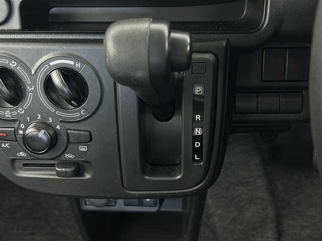 スズキ アルト L 宮城県 2023(令5)年 1.8万km アーバンブラウンパールメタリック デュアルカメラブレーキサポート/車線逸脱抑制制御機能/車線逸脱警報機能/パーキングソナー/純正ディスプレイオーディオ/・BT.USB.AM/FM/バックカメラ/シートヒーター（D席）/ステアリングスイッチ/アイドリングストップ/横滑り防止/リモコンキー