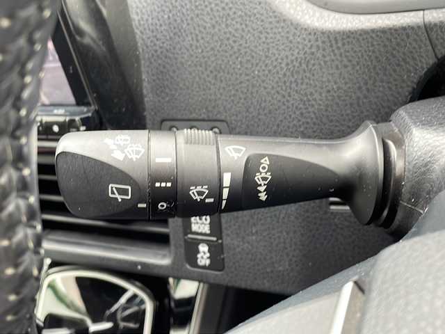 トヨタ ヴォクシー ZS 煌Ⅱ 新潟県 2019(平31)年 8.9万km イナズマスパーキングブラックガラスフレーク アルパイン製9インチメモリナビ/（DTV/DVD/Bluetooth）/アルパイン製フリップダウンモニター/衝突軽減/コーナーセンサー/パーキングサポートブレーキ/先行車発進検知/レーンキープアシスト/クルーズコントロール/ビルドインETC/ドライブレコーダー/両側パワースライドドア/ロールアップサンシェード/USB給電/LEDヘッドライト/フォグランプ/オートハイビーム/ウィンカーミラー/電格ミラー/ドアバイザー/スペアキー×１