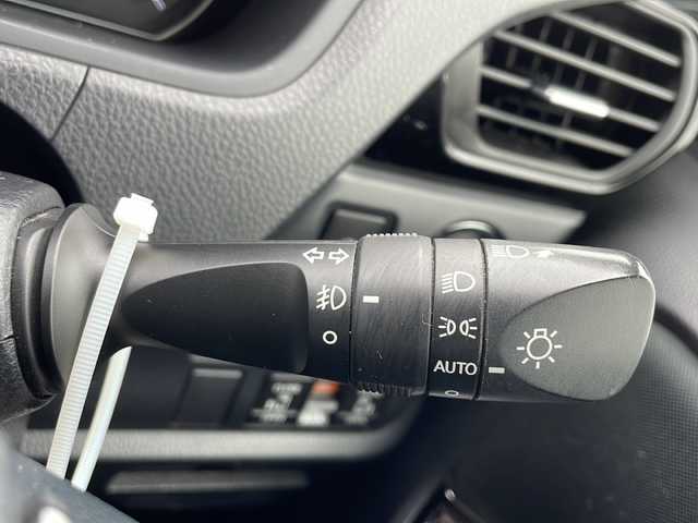 トヨタ ヴォクシー ZS 煌Ⅱ 新潟県 2019(平31)年 8.9万km イナズマスパーキングブラックガラスフレーク アルパイン製9インチメモリナビ/（DTV/DVD/Bluetooth）/アルパイン製フリップダウンモニター/衝突軽減/コーナーセンサー/パーキングサポートブレーキ/先行車発進検知/レーンキープアシスト/クルーズコントロール/ビルドインETC/ドライブレコーダー/両側パワースライドドア/ロールアップサンシェード/USB給電/LEDヘッドライト/フォグランプ/オートハイビーム/ウィンカーミラー/電格ミラー/ドアバイザー/スペアキー×１