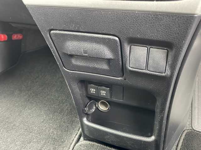 トヨタ ヴォクシー ZS 煌Ⅱ 新潟県 2019(平31)年 8.9万km イナズマスパーキングブラックガラスフレーク アルパイン製9インチメモリナビ/（DTV/DVD/Bluetooth）/アルパイン製フリップダウンモニター/衝突軽減/コーナーセンサー/パーキングサポートブレーキ/先行車発進検知/レーンキープアシスト/クルーズコントロール/ビルドインETC/ドライブレコーダー/両側パワースライドドア/ロールアップサンシェード/USB給電/LEDヘッドライト/フォグランプ/オートハイビーム/ウィンカーミラー/電格ミラー/ドアバイザー/スペアキー×１