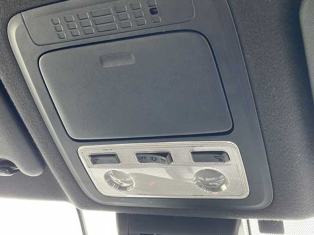 トヨタ ヴォクシー ZS 煌Ⅱ 新潟県 2019(平31)年 8.9万km イナズマスパーキングブラックガラスフレーク アルパイン製9インチメモリナビ/（DTV/DVD/Bluetooth）/アルパイン製フリップダウンモニター/衝突軽減/コーナーセンサー/パーキングサポートブレーキ/先行車発進検知/レーンキープアシスト/クルーズコントロール/ビルドインETC/ドライブレコーダー/両側パワースライドドア/ロールアップサンシェード/USB給電/LEDヘッドライト/フォグランプ/オートハイビーム/ウィンカーミラー/電格ミラー/ドアバイザー/スペアキー×１