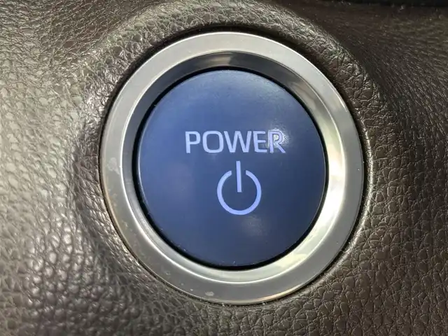 トヨタ ヤリスクロス ハイブリッド Z 福岡県 2021(令3)年 6.1万km ブラックマイカ/センシュアルレッドマイカ 純正DA／フルセグＴＶ　/バックカメラ　/ＥＴＣ　/レーダークルーズコントロール　/コーナーセンサー　/衝突軽減ブレーキ　/レーンキープ　/ＰＫＳＢ　/ハーフレザー　/シートヒーター　/パワーシート　/純正１８インチＡＷ
