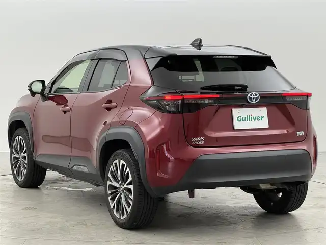 トヨタ ヤリスクロス ハイブリッド Z 福岡県 2021(令3)年 6.1万km ブラックマイカ/センシュアルレッドマイカ 純正DA／フルセグＴＶ　/バックカメラ　/ＥＴＣ　/レーダークルーズコントロール　/コーナーセンサー　/衝突軽減ブレーキ　/レーンキープ　/ＰＫＳＢ　/ハーフレザー　/シートヒーター　/パワーシート　/純正１８インチＡＷ