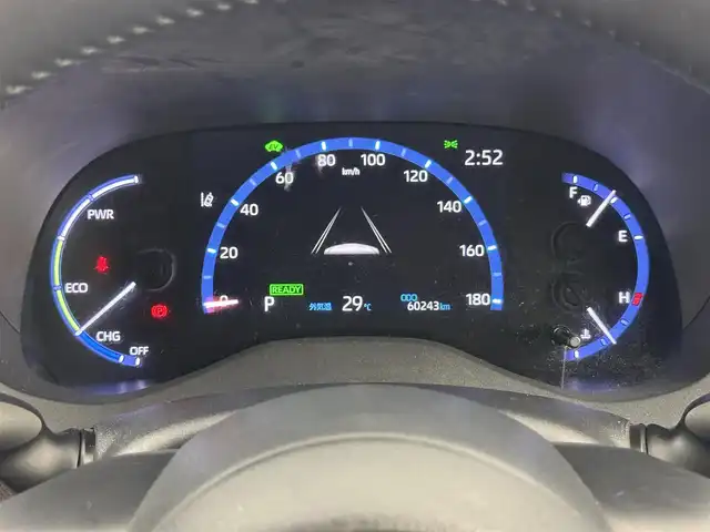 トヨタ ヤリスクロス ハイブリッド Z 福岡県 2021(令3)年 6.1万km ブラックマイカ/センシュアルレッドマイカ 純正DA／フルセグＴＶ　/バックカメラ　/ＥＴＣ　/レーダークルーズコントロール　/コーナーセンサー　/衝突軽減ブレーキ　/レーンキープ　/ＰＫＳＢ　/ハーフレザー　/シートヒーター　/パワーシート　/純正１８インチＡＷ
