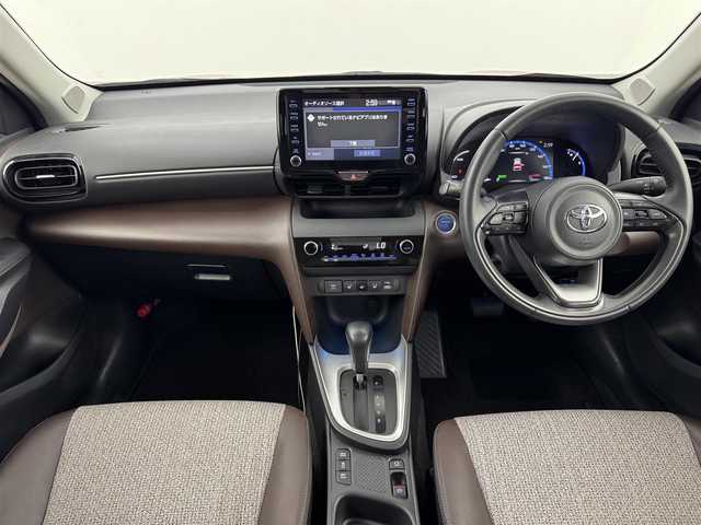 トヨタ ヤリスクロス ハイブリッド Z 千葉県 2021(令3)年 6.1万km ブラックマイカ/センシュアルレッドマイカ 純正DA／フルセグＴＶ　/バックカメラ　/ＥＴＣ　/レーダークルーズコントロール　/コーナーセンサー　/衝突軽減ブレーキ　/レーンキープ　/ＰＫＳＢ　/ハーフレザー　/シートヒーター　/パワーシート　/純正１８インチＡＷ