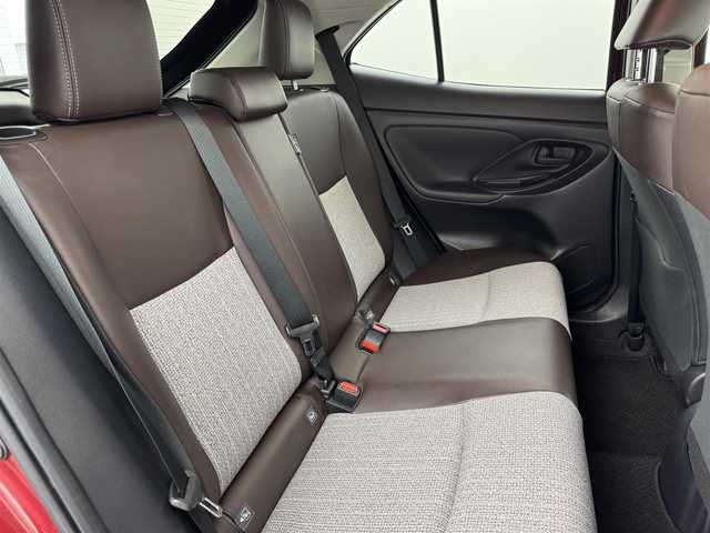 トヨタ ヤリスクロス ハイブリッド Z 千葉県 2021(令3)年 6.1万km ブラックマイカ/センシュアルレッドマイカ 純正DA／フルセグＴＶ　/バックカメラ　/ＥＴＣ　/レーダークルーズコントロール　/コーナーセンサー　/衝突軽減ブレーキ　/レーンキープ　/ＰＫＳＢ　/ハーフレザー　/シートヒーター　/パワーシート　/純正１８インチＡＷ