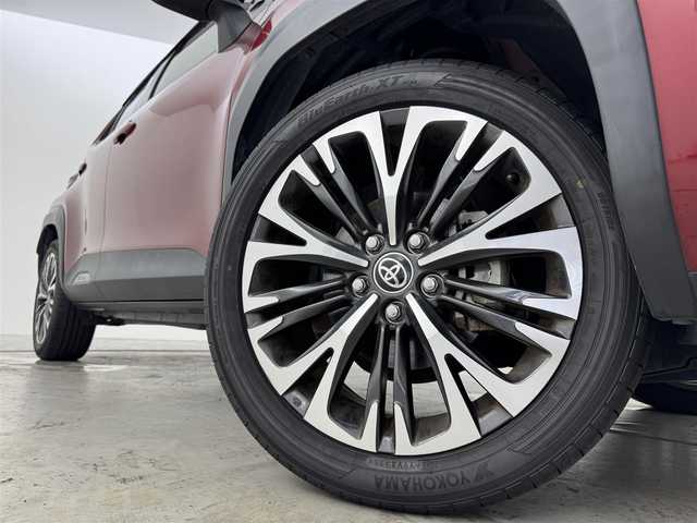 トヨタ ヤリスクロス ハイブリッド Z 千葉県 2021(令3)年 6.1万km ブラックマイカ/センシュアルレッドマイカ 純正DA／フルセグＴＶ　/バックカメラ　/ＥＴＣ　/レーダークルーズコントロール　/コーナーセンサー　/衝突軽減ブレーキ　/レーンキープ　/ＰＫＳＢ　/ハーフレザー　/シートヒーター　/パワーシート　/純正１８インチＡＷ