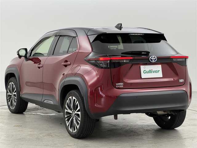 トヨタ ヤリスクロス ハイブリッド Z 千葉県 2021(令3)年 6.1万km ブラックマイカ/センシュアルレッドマイカ 純正DA／フルセグＴＶ　/バックカメラ　/ＥＴＣ　/レーダークルーズコントロール　/コーナーセンサー　/衝突軽減ブレーキ　/レーンキープ　/ＰＫＳＢ　/ハーフレザー　/シートヒーター　/パワーシート　/純正１８インチＡＷ