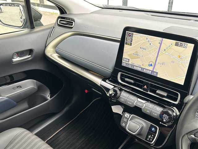 トヨタ アクア Z 山形県 2022(令4)年 1.9万km ブラックマイカ 禁煙車/トヨタセーフティーセンス/レーントレーシングアシスト/プリクラッシュセーフティ/クリアランスソナー/パーキングサポートブレーキ/レーダークルーズコントロール/ブラインドスポットモニター/ヘッドアップディスプレイ/純正ナビゲーション/(AM　FM Bluetooth USB HDMI)/AppleCarPlay AndoroidAuto/全方位カメラ/ビルトインETC2.0/前後ドライブレコーダー/革巻きステアリング/ステアリングリモコン/ステアリングヒーター/D席パワーシート/前席シートヒーター/純正フロアマット/プッシュスタート/スマートキー/LEDヘッドライト/オートハイビーム/純正16インチアルミホイール/ドアバイザー