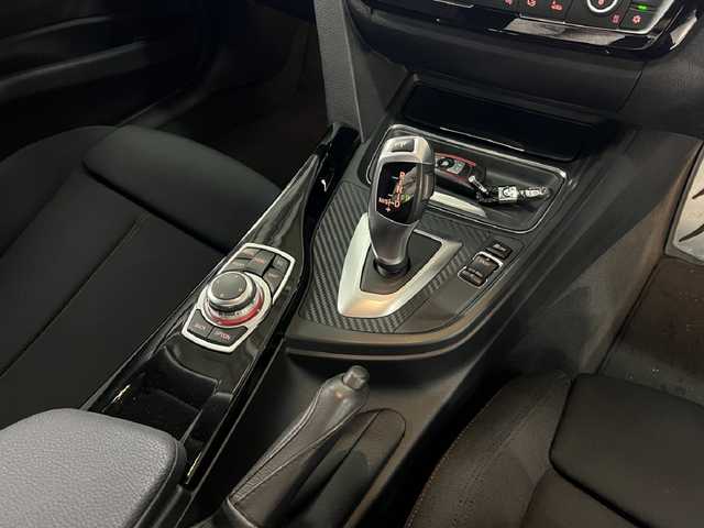 ＢＭＷ ３２８ｉ スポーツ 兵庫県 2012(平24)年 12.1万km シルバー 純正ナビ/バックカメラ/Pセンサー/DTV/パワーシート/ACC/オートライト/コンフォートアクセス/取締レーダー/ETC/社外サス/社外グリル/社外ミラーカバー/社外フロントリップ/社外トランクスポイラー/社外マフラーカッター