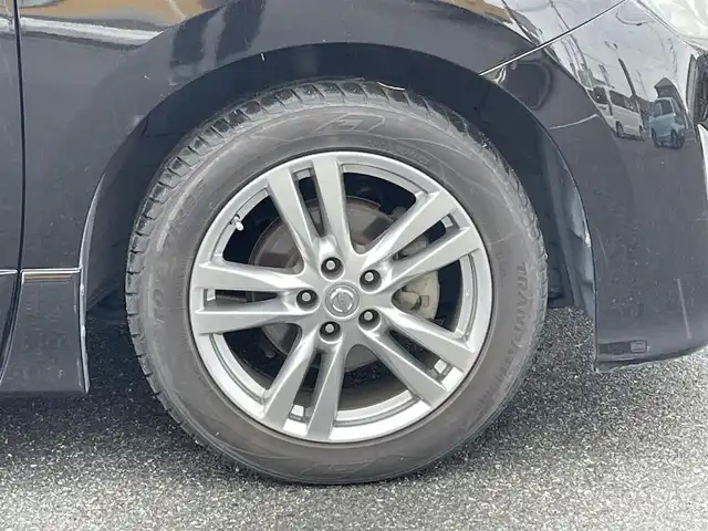 日産 エルグランド 250ハイウェイスター 佐賀県 2011(平23)年 10.9万km ファントムブラック (株)IDOMが運営する【じしゃロン佐賀店】の自社ローン対象車両になります。こちらは現金ご利用時の価格です。自社ローンご希望の方は別途その旨お申付け下さい。/７人乗　/ブラック　/フリップダウンモニター　/純正ＨＤＤナビ フルセグ 全周囲カメラ　/ＢＴオーディオ ＤＶＤ ＣＤ