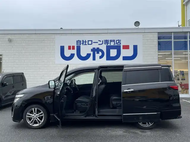 日産 エルグランド 250ハイウェイスター 佐賀県 2011(平23)年 10.9万km ファントムブラック (株)IDOMが運営する【じしゃロン佐賀店】の自社ローン対象車両になります。こちらは現金ご利用時の価格です。自社ローンご希望の方は別途その旨お申付け下さい。/７人乗　/ブラック　/フリップダウンモニター　/純正ＨＤＤナビ フルセグ 全周囲カメラ　/ＢＴオーディオ ＤＶＤ ＣＤ