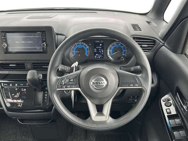 日産 ルークス ハイウェイスター X 三重県 2021(令3)年 5万km ホワイトパール 純正ナビ　/全周囲カメラ　/両側パワースライドドア　/前後コーナーセンサー /ＵＳＢ給電ポート　/ＬＥＤヘッドライト　/オートハイビーム　/オートライト　/純正フロアマット　/リアサンシェード　/電動格納ミラー　/禁煙車