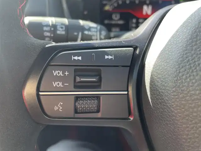 ホンダ シビック タイプR 三重県 2024(令6)年 2.3万km チャンピオンシップホワイト 登録時走行距離　２２６３５ｋｍ/ワンオーナー/禁煙車/純正オプションナビ/AM/FM/Bluetooth/TV（フルセグ）/スマートフォン連携/ドライブレコーダー（前後）/盗難防止（社外）/左サイドモニター/ビルトインETC2.0/ステアリングスイッチ/ワイヤレス充電（社外）/USB充電/バックカメラ/電動パーキング/ブレークホールド/レーダークルコン/衝突軽減システム/安全支援情報スイッチ/横滑り防止システム/レーンキープアシスト/ブラインドスポットインフォメーション/踏み間違い衝突軽減システム/コーナーセンサー/AUTOワイパー/AUTOライト/AUTOハイビーム/AUTOエアコン/電格ミラー/ドアバイザー（無限）/純正アルミ