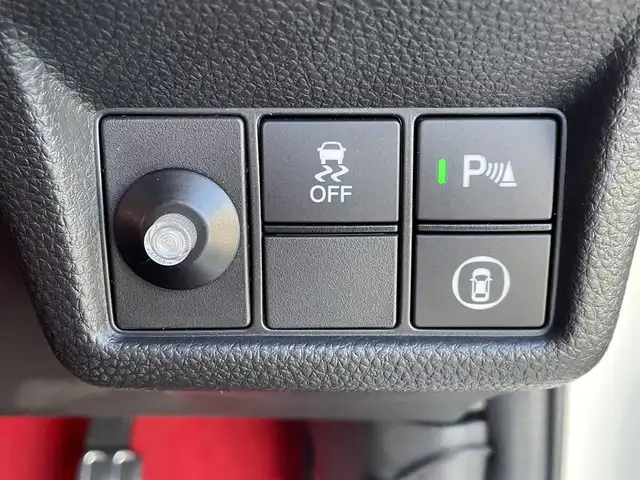ホンダ シビック タイプR 三重県 2024(令6)年 2.3万km チャンピオンシップホワイト 登録時走行距離　２２６３５ｋｍ/ワンオーナー/禁煙車/純正オプションナビ/AM/FM/Bluetooth/TV（フルセグ）/スマートフォン連携/ドライブレコーダー（前後）/盗難防止（社外）/左サイドモニター/ビルトインETC2.0/ステアリングスイッチ/ワイヤレス充電（社外）/USB充電/バックカメラ/電動パーキング/ブレークホールド/レーダークルコン/衝突軽減システム/安全支援情報スイッチ/横滑り防止システム/レーンキープアシスト/ブラインドスポットインフォメーション/踏み間違い衝突軽減システム/コーナーセンサー/AUTOワイパー/AUTOライト/AUTOハイビーム/AUTOエアコン/電格ミラー/ドアバイザー（無限）/純正アルミ