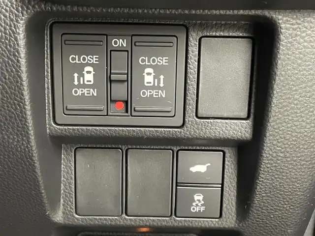 ホンダ ステップワゴン スパーダ eHEV プレミアムライン 埼玉県 2024(令6)年 3.5万km クリスタルブラックパール ワンオーナー/純正１１．４型メモリナビ/(CD/DVD/Bluetooth/HDMI/USB/音楽録音/フルセグ)/ホンダセンシング/マルチビューカメラ/アダプティブクルーズコントロール/両側パワースライドドア/前後ドライブレコーダー/ビルトインＥＴC/パワーバックドア/ハーフレザーシート/オットマン/シートヒーター/オートＬＥＤライト/オートブレーキホールド