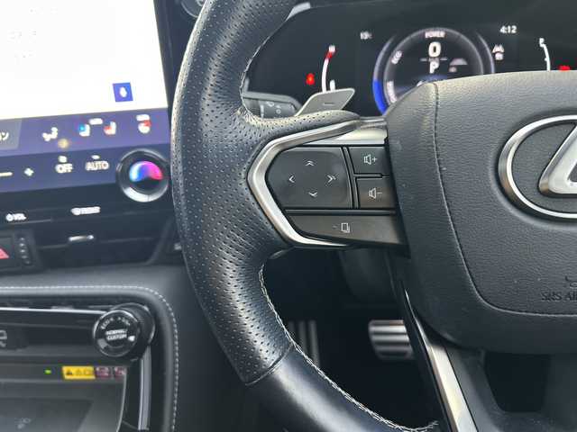 レクサス ＮＸ 350h Fスポーツ 愛知県 2023(令5)年 3.7万km グラファイトブラックガラスフレーク ・禁煙車/ワンオーナー/・ムーンルーフ（チルト&スライド）/・純正14インチディスプレイオーディオ（コネクティッドナビ）プラス/・フルセグTV/Bluetooth/USB/・バックカメラ/パノラミックビューモニター/・ビルトインETC2.0/・置くだけ充電/・ヘッドアップディスプレイ/・前後ドライブレコーダー（TZ-DR210）/・レクサスセーフティシステムプラス/・PCS/LTA/LCA/LDA/・ブラインドスポットモニター/・フロント・リヤクロストラフィックアラート/・アダプティブハイビームシステム/・クリアランスソナー/・レクサスチームメイト/・アドバンスドパーク（リモート機能付き）/・パーキングサポートブレーキ/・黒本革シート/・前席パワーシート/・前席シートヒーター・シートベンチレーション/・ステアリングヒーター/・パドルシフト/・電動パーキング/ブレーキホールド/・パワーバックドア/・LEDオートライト/・電動格納ミラーウィンカー/・純正20インチアルミホイール/・純正フロアマット/・スマートキー×2カードキー×1/・取扱説明書/新車保証書