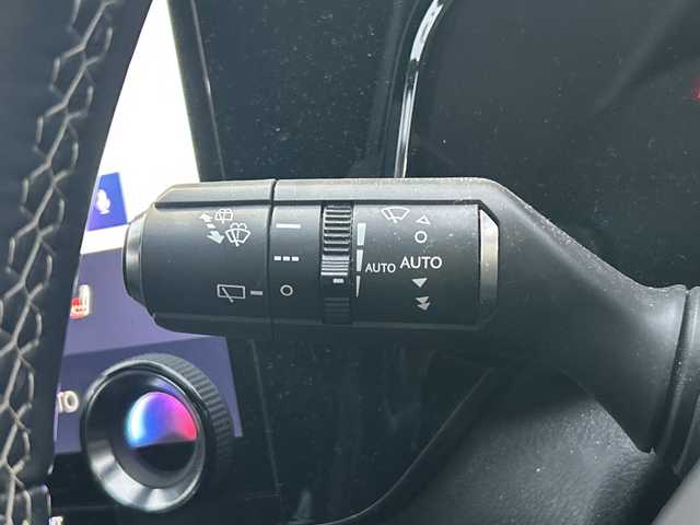 レクサス ＮＸ 350h Fスポーツ 愛知県 2023(令5)年 3.7万km グラファイトブラックガラスフレーク ・禁煙車/ワンオーナー/・ムーンルーフ（チルト&スライド）/・純正14インチディスプレイオーディオ（コネクティッドナビ）プラス/・フルセグTV/Bluetooth/USB/・バックカメラ/パノラミックビューモニター/・ビルトインETC2.0/・置くだけ充電/・ヘッドアップディスプレイ/・前後ドライブレコーダー（TZ-DR210）/・レクサスセーフティシステムプラス/・PCS/LTA/LCA/LDA/・ブラインドスポットモニター/・フロント・リヤクロストラフィックアラート/・アダプティブハイビームシステム/・クリアランスソナー/・レクサスチームメイト/・アドバンスドパーク（リモート機能付き）/・パーキングサポートブレーキ/・黒本革シート/・前席パワーシート/・前席シートヒーター・シートベンチレーション/・ステアリングヒーター/・パドルシフト/・電動パーキング/ブレーキホールド/・パワーバックドア/・LEDオートライト/・電動格納ミラーウィンカー/・純正20インチアルミホイール/・純正フロアマット/・スマートキー×2カードキー×1/・取扱説明書/新車保証書