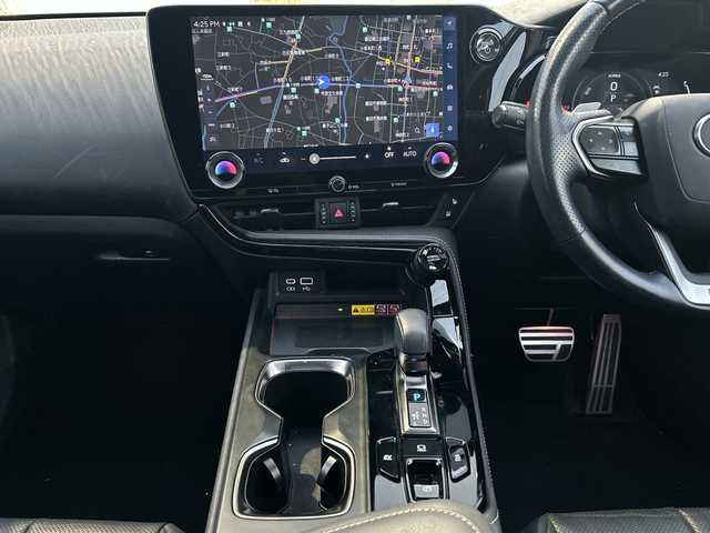 レクサス ＮＸ 350h Fスポーツ 愛知県 2023(令5)年 3.7万km グラファイトブラックガラスフレーク ・禁煙車/ワンオーナー/・ムーンルーフ（チルト&スライド）/・純正14インチディスプレイオーディオ（コネクティッドナビ）プラス/・フルセグTV/Bluetooth/USB/・バックカメラ/パノラミックビューモニター/・ビルトインETC2.0/・置くだけ充電/・ヘッドアップディスプレイ/・前後ドライブレコーダー（TZ-DR210）/・レクサスセーフティシステムプラス/・PCS/LTA/LCA/LDA/・ブラインドスポットモニター/・フロント・リヤクロストラフィックアラート/・アダプティブハイビームシステム/・クリアランスソナー/・レクサスチームメイト/・アドバンスドパーク（リモート機能付き）/・パーキングサポートブレーキ/・黒本革シート/・前席パワーシート/・前席シートヒーター・シートベンチレーション/・ステアリングヒーター/・パドルシフト/・電動パーキング/ブレーキホールド/・パワーバックドア/・LEDオートライト/・電動格納ミラーウィンカー/・純正20インチアルミホイール/・純正フロアマット/・スマートキー×2カードキー×1/・取扱説明書/新車保証書