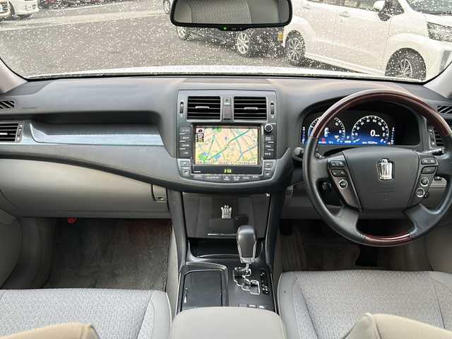 トヨタ クラウン ハイブリッド スタンダードパッケージ 香川県 2009(平21)年 7.7万km ホワイトパールクリスタルシャイン 純正ナビ（フルセグTV/CD/DVD/BT)/バックカメラ/サンルーフ/全席パワーシート/シートメモリー/オートライト/HIDヘッドライト/ビルトインETC