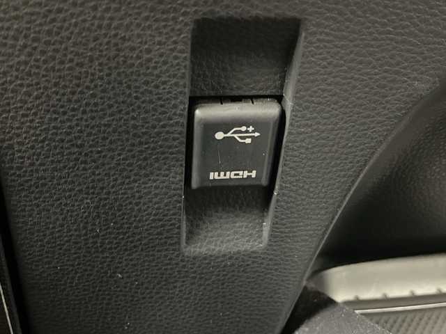 トヨタ カローラ スポーツ G Z 愛知県 2019(平31)年 4.9万km ブラッキッシュアゲハガラスフレーク 禁煙車/純正9インチナビ/（CD/DVD/Bluetooth/フルセグTV/USB/HDMI)/バックカメラ/TRDフルエアロ/プレミアムサウンド8chスピーカー/トヨタセーフティセンス/・プリクラッシュセーフティ/・レーントレーシングアシスト/・オートマチックハイビーム/・レーダークルーズコントロール/・リヤクロストラフィックアラート/・パーキングサポートブレーキ/・クリアランスソナー/・ブラインドスポットモニター/ヘッドアップディスプレイ/デジタルインナーミラー/ドライブレコーダー/ETC2.0/純正18インチアルミホイール/スマートキー/スペアキー1本/プッシュスタート/LEDヘッドライト/フロントフォグランプ/オートライト/純正フロアマット/横滑り防止装置/ステアリングスイッチ/電動格納ミラー