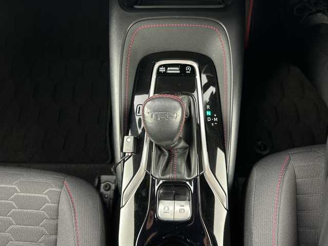 トヨタ カローラ スポーツ G Z 愛知県 2019(平31)年 4.9万km ブラッキッシュアゲハガラスフレーク 禁煙車/純正9インチナビ/（CD/DVD/Bluetooth/フルセグTV/USB/HDMI)/バックカメラ/TRDフルエアロ/プレミアムサウンド8chスピーカー/トヨタセーフティセンス/・プリクラッシュセーフティ/・レーントレーシングアシスト/・オートマチックハイビーム/・レーダークルーズコントロール/・リヤクロストラフィックアラート/・パーキングサポートブレーキ/・クリアランスソナー/・ブラインドスポットモニター/ヘッドアップディスプレイ/デジタルインナーミラー/ドライブレコーダー/ETC2.0/純正18インチアルミホイール/スマートキー/スペアキー1本/プッシュスタート/LEDヘッドライト/フロントフォグランプ/オートライト/純正フロアマット/横滑り防止装置/ステアリングスイッチ/電動格納ミラー