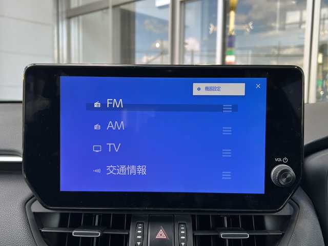 トヨタ ＲＡＶ４ ハイブリッドG 静岡県 2023(令5)年 3.5万km アティチュードブラックマイカ 【安全装備】/トヨタセーフティセンス/プリクラッシュセーフティ/（ミリ波レーダー・単眼カメラ・昼自転車運転者＆夜間歩行者検知機能付）/（対車両：自車車速域約10km/hから最高速度：最大約40km/h減速可）/（対歩行者：自車車速域約10km/hから80km/h間：最大約30km/h減速可）/レーダークルーズコントロール（全車速追従機能付/ブレーキ制御付）/レーントレーシングアシスト（LTA）（作動車速：50km/h以上時）/（ステアリング操作支援）/ロードサインアシスト（RSA）（道路標識認識支援）/アダプティブハイビーム/【主要装備】/・純正１０．５インチディスプレイオーディオ　/・パノラミックビューモニター　/・ステアリングヒーター　/・パワーバックドア　/・デジタルインナーミラー　/・純正１８インチアルミホイール　/・ＥＴＣ