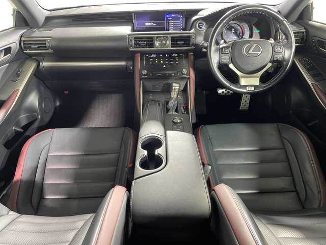 レクサス ＩＳ 神奈川県 2017(平29)年 2.8万km ホワイトノーヴァガラスフレーク レクサスセーフティシステム/プリクラッシュセーフティ/レーンディパーチャーアラート/オートマチックハイビーム/レーダークルーズコントロール/純正ナビ/CD/BT/DTV/SD/AUX/USB/ステアリングスイッチ/D席メモリシート/N席パワーシート/D/N席シートヒーター/エアーシート/パドルシフト/ECO/SPORTモード/電動チルトステアリング/ビルトインETC2.0/純正18inアルミホイール/純正フロアマット/バックカメラ/前方ドラレコ(DRT-H68A)