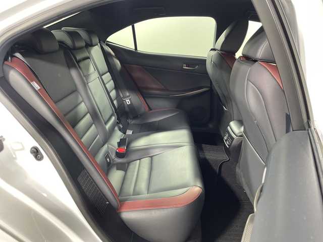 レクサス ＩＳ 神奈川県 2017(平29)年 2.8万km ホワイトノーヴァガラスフレーク レクサスセーフティシステム/プリクラッシュセーフティ/レーンディパーチャーアラート/オートマチックハイビーム/レーダークルーズコントロール/純正ナビ/CD/BT/DTV/SD/AUX/USB/ステアリングスイッチ/D席メモリシート/N席パワーシート/D/N席シートヒーター/エアーシート/パドルシフト/ECO/SPORTモード/電動チルトステアリング/ビルトインETC2.0/純正18inアルミホイール/純正フロアマット/バックカメラ/前方ドラレコ(DRT-H68A)