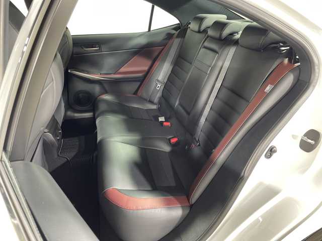 レクサス ＩＳ 神奈川県 2017(平29)年 2.8万km ホワイトノーヴァガラスフレーク レクサスセーフティシステム/プリクラッシュセーフティ/レーンディパーチャーアラート/オートマチックハイビーム/レーダークルーズコントロール/純正ナビ/CD/BT/DTV/SD/AUX/USB/ステアリングスイッチ/D席メモリシート/N席パワーシート/D/N席シートヒーター/エアーシート/パドルシフト/ECO/SPORTモード/電動チルトステアリング/ビルトインETC2.0/純正18inアルミホイール/純正フロアマット/バックカメラ/前方ドラレコ(DRT-H68A)