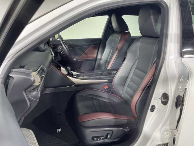 レクサス ＩＳ 神奈川県 2017(平29)年 2.8万km ホワイトノーヴァガラスフレーク レクサスセーフティシステム/プリクラッシュセーフティ/レーンディパーチャーアラート/オートマチックハイビーム/レーダークルーズコントロール/純正ナビ/CD/BT/DTV/SD/AUX/USB/ステアリングスイッチ/D席メモリシート/N席パワーシート/D/N席シートヒーター/エアーシート/パドルシフト/ECO/SPORTモード/電動チルトステアリング/ビルトインETC2.0/純正18inアルミホイール/純正フロアマット/バックカメラ/前方ドラレコ(DRT-H68A)